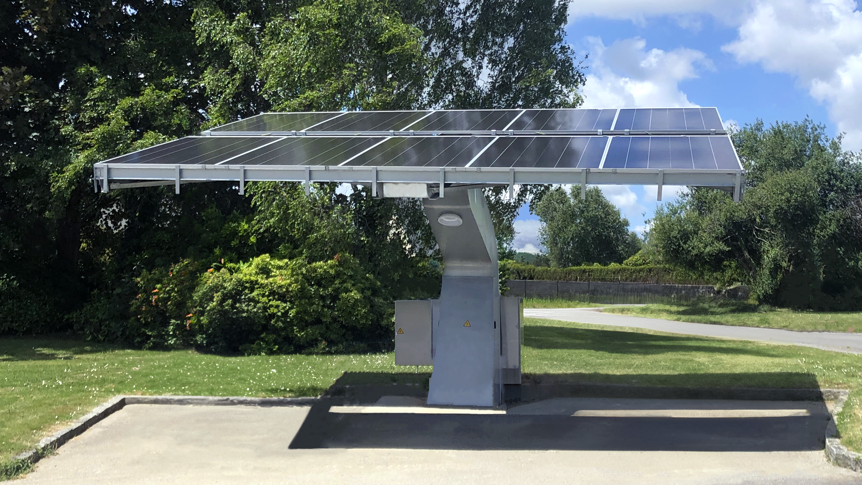 borne de recharge autonome alimentée par l'énergie solaire